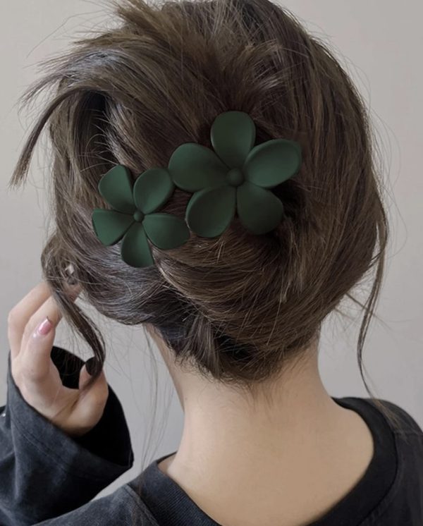 Acrylic Flower Hairclip - Image 3