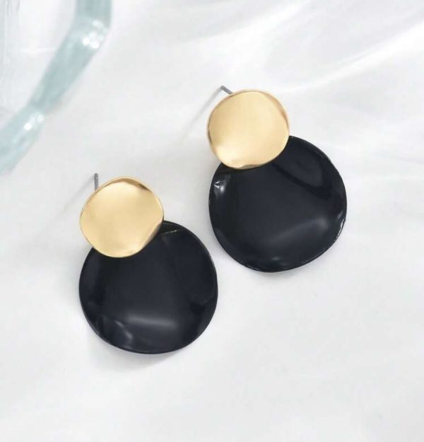 Chic Black